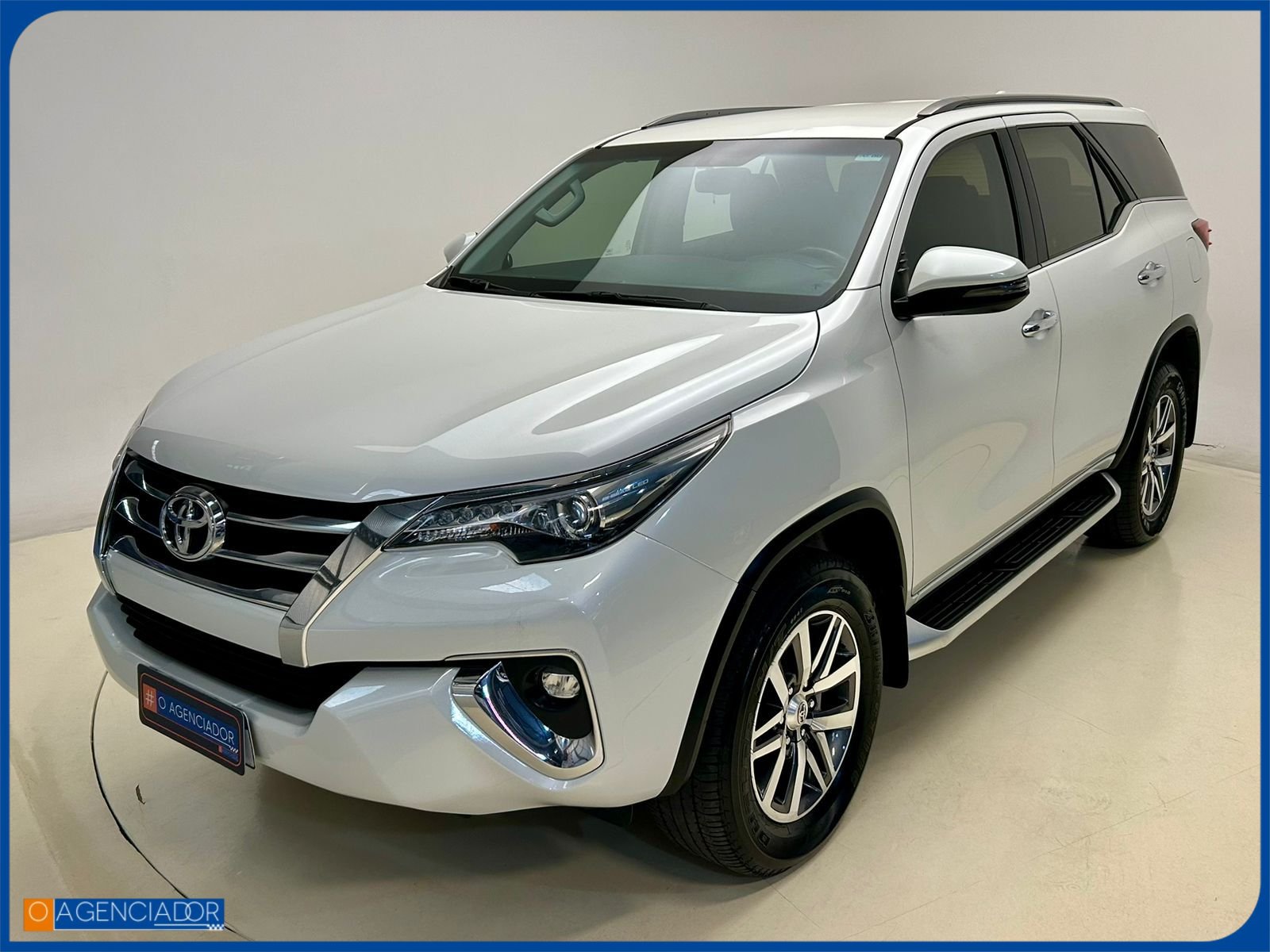 O Agenciador - HILUX SW4 SRX 5 LUGARES